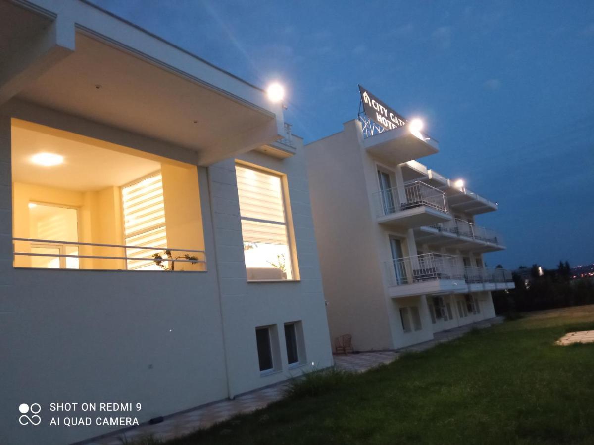 City Gate Hotel Airport Tesalonika Bagian luar foto