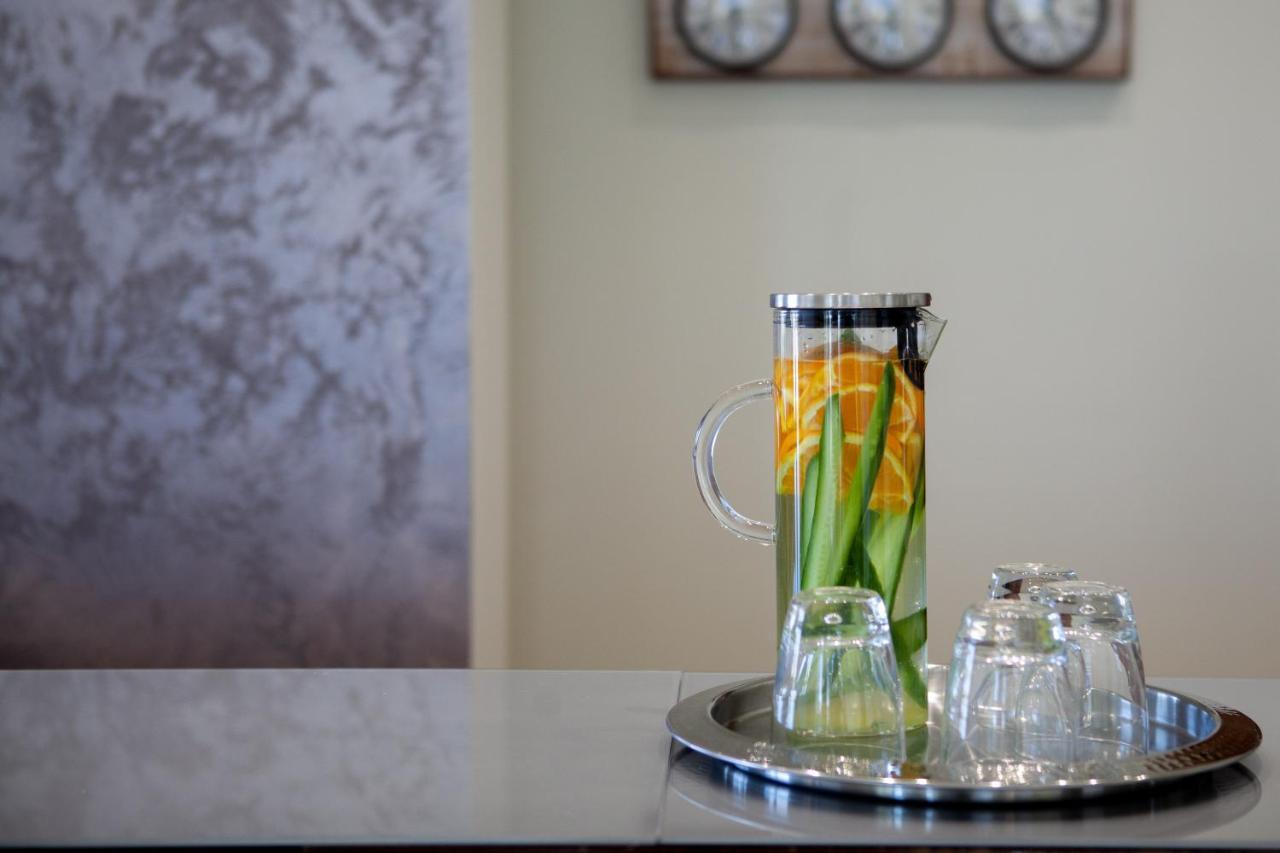 City Gate Hotel Airport Tesalonika Bagian luar foto