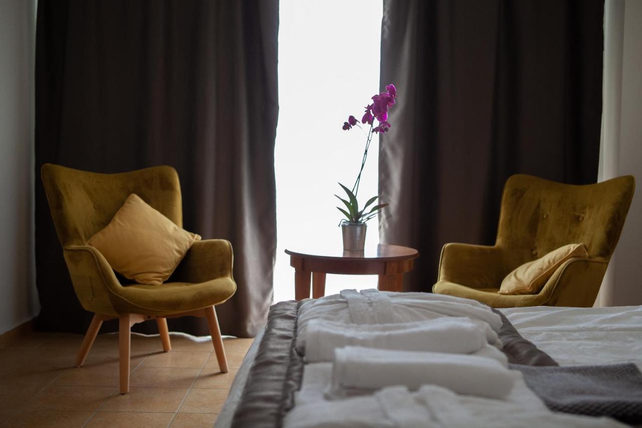 City Gate Hotel Airport Tesalonika Bagian luar foto