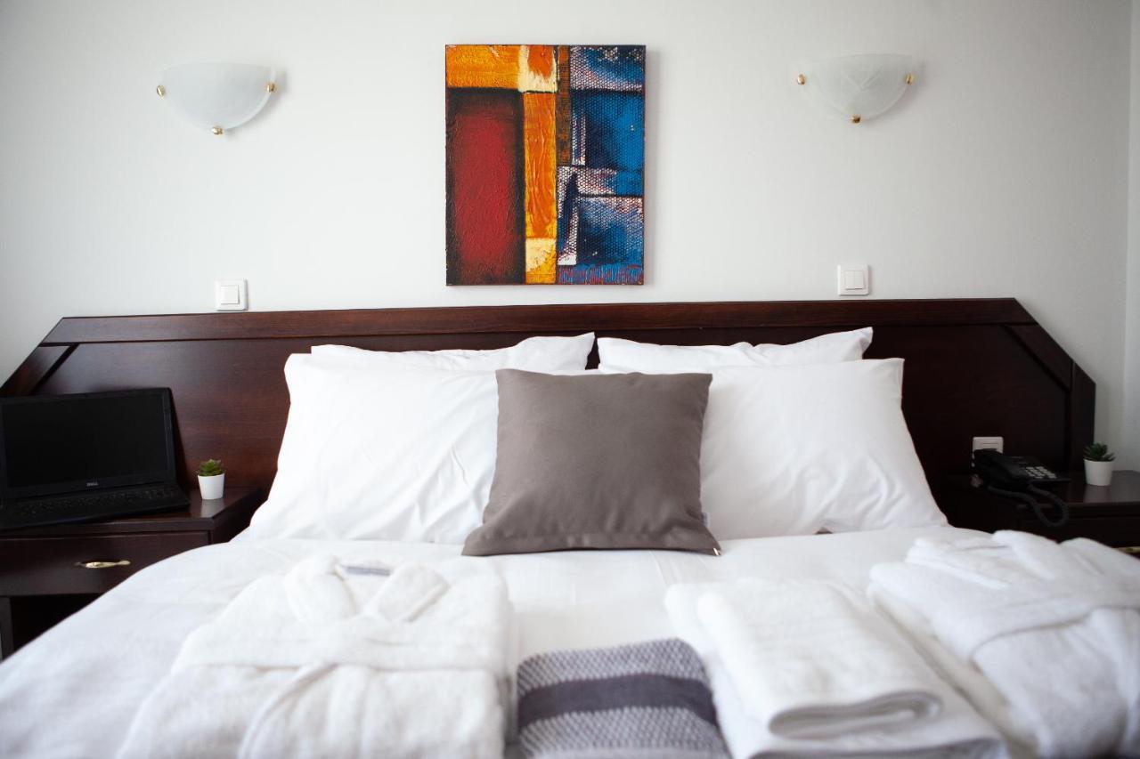 City Gate Hotel Airport Tesalonika Bagian luar foto