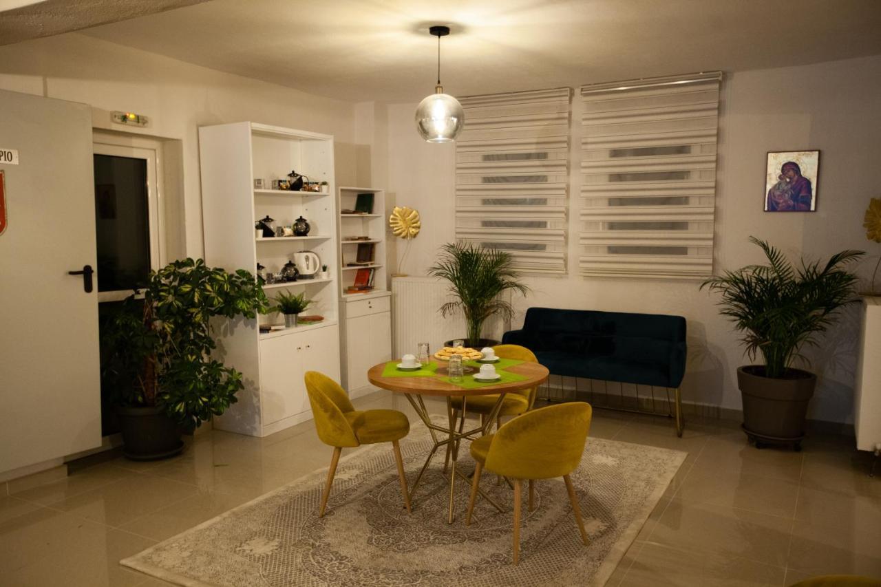 City Gate Hotel Airport Tesalonika Bagian luar foto
